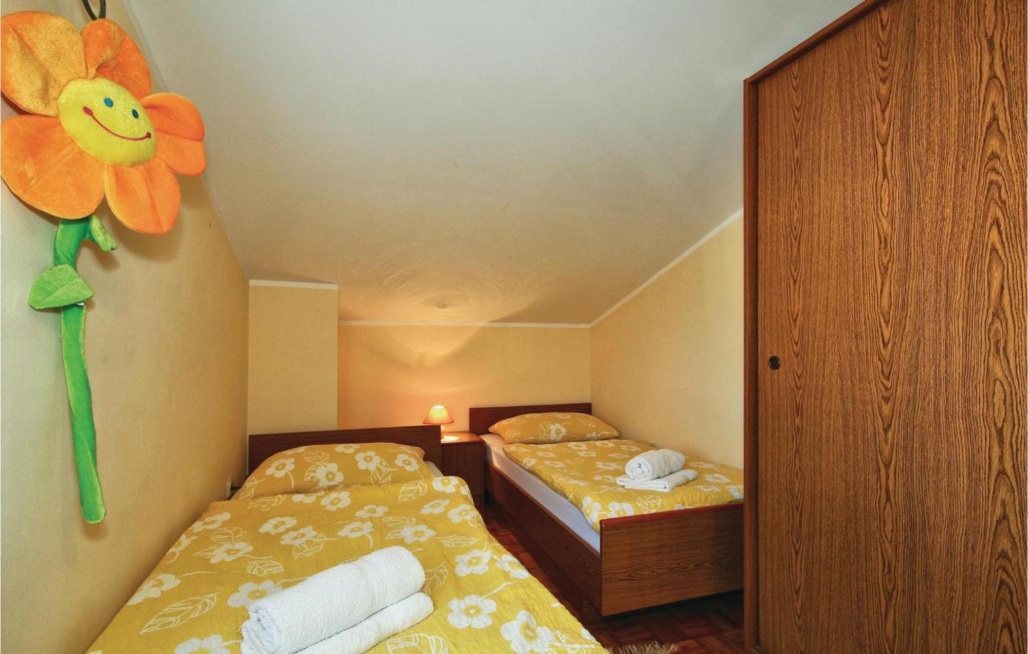 3 Bedroom Gorgeous Apartment In Poreč Exterior foto