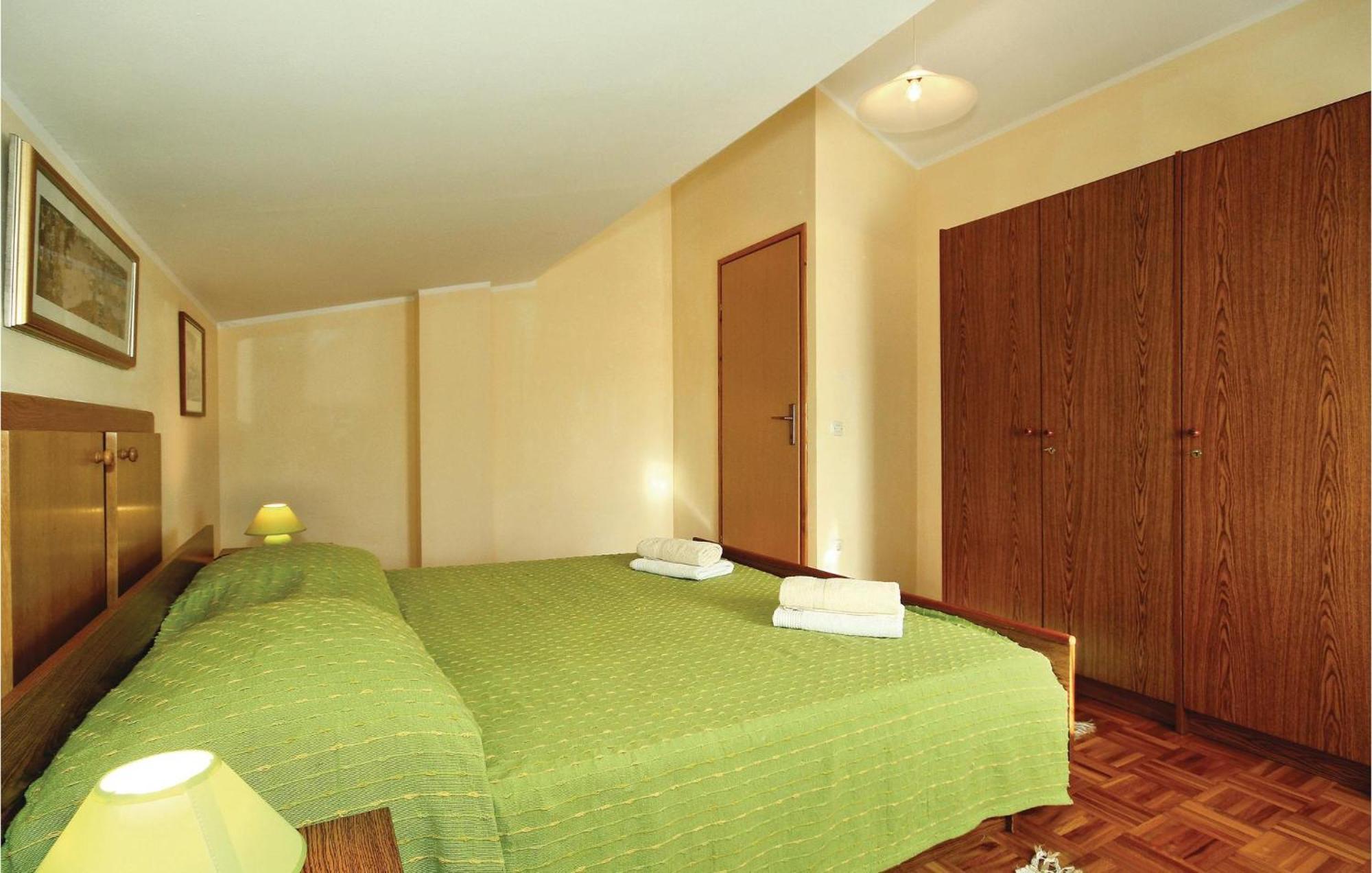 3 Bedroom Gorgeous Apartment In Poreč Exterior foto