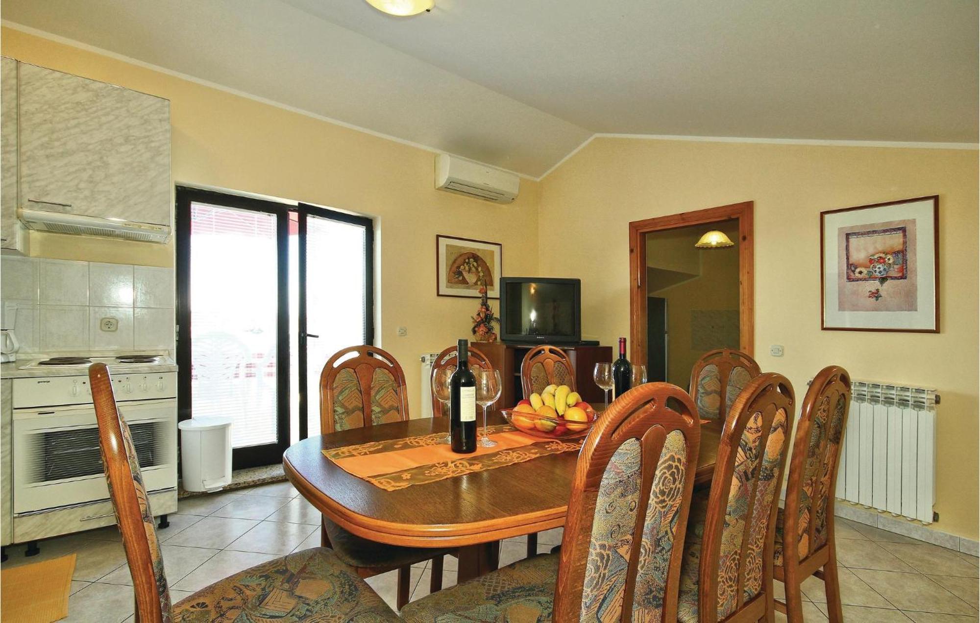 3 Bedroom Gorgeous Apartment In Poreč Exterior foto